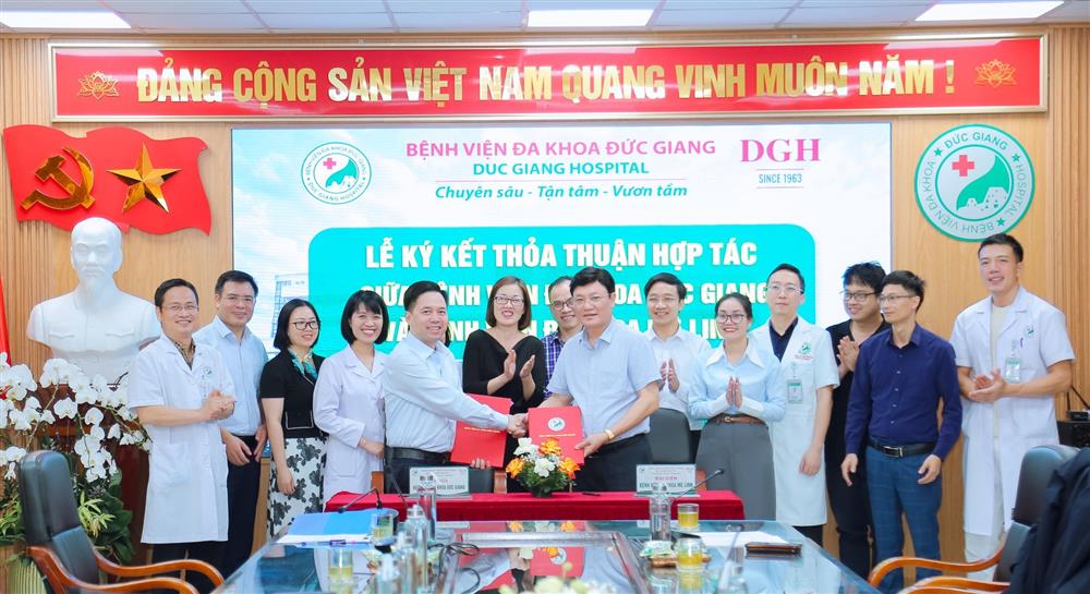 CHUNG TAY VÌ SỨC KHỎE CỘNG ĐỒNG: BVĐK Đức Giang và BVĐK Mê Linh ký kết hợp tác toàn diện